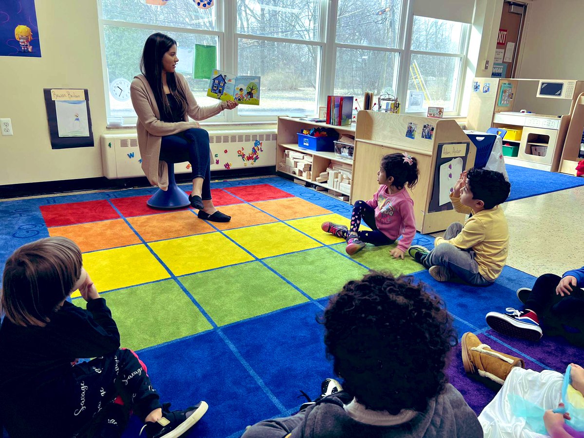 HarajliHuda's tweet photo. I read my book “All About Weather” to a preschool class today. This book was written for this age so literally, it was magic. #marchisreading #reading #preschool #allaboutweather https://t.co/rUD0XxB2Mx