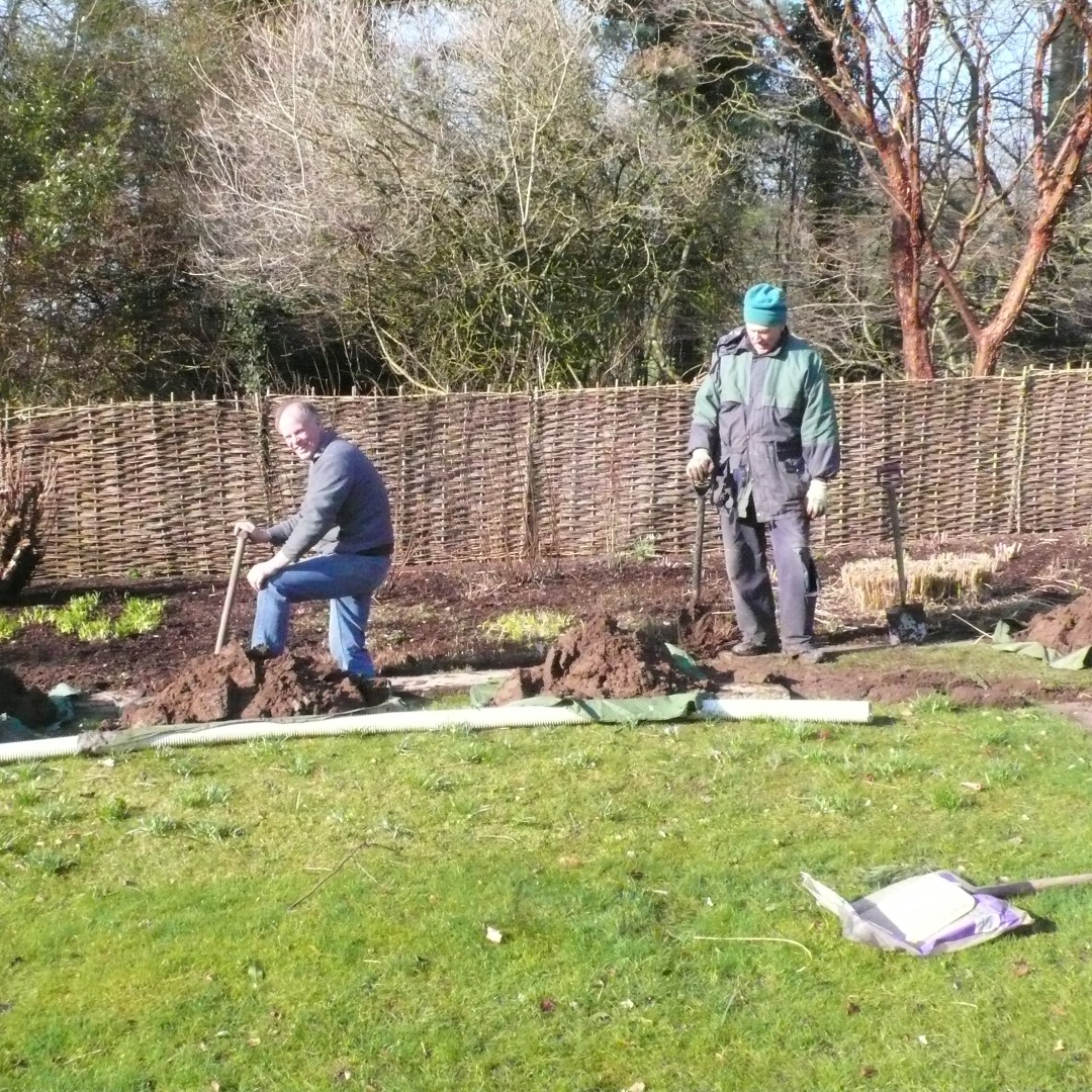 SLGardens's tweet photo. We have been very busy digging a drain so we can try and keep the new beech alive, the lawn just seemed to slope straight into this bed and it was always sopping
#WetGround #NewTree #Drains #OpenGarden #SpringGardenWork
#HeartofYorkshire https://t.co/voCjtoNAbr