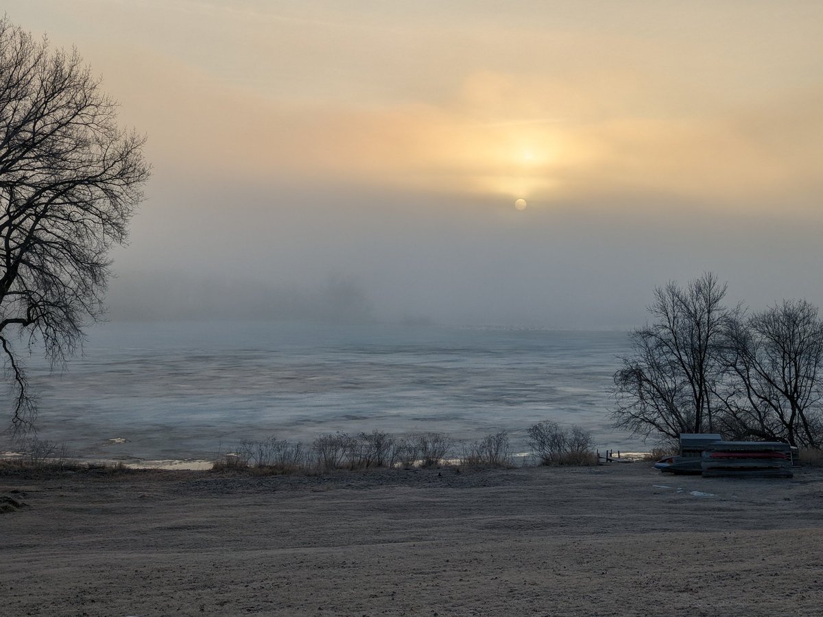 DrMeerdink's tweet photo. Today I'm visiting one of my favorite places to prep for a field experiment this summer. Started a beautiful day with a frosty ground and ice covered lake. #iowalakesidelab https://t.co/gLL4lxgAWI