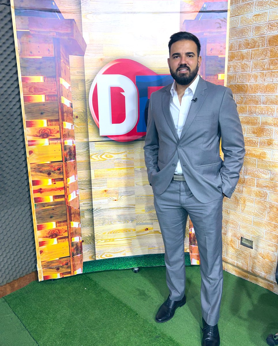joacosaavedraq's tweet photo. Noche de Libertadores. Con la marca que viste al profe Gustavo Alfaro. #PICAL https://t.co/Ai6dBW8KOO