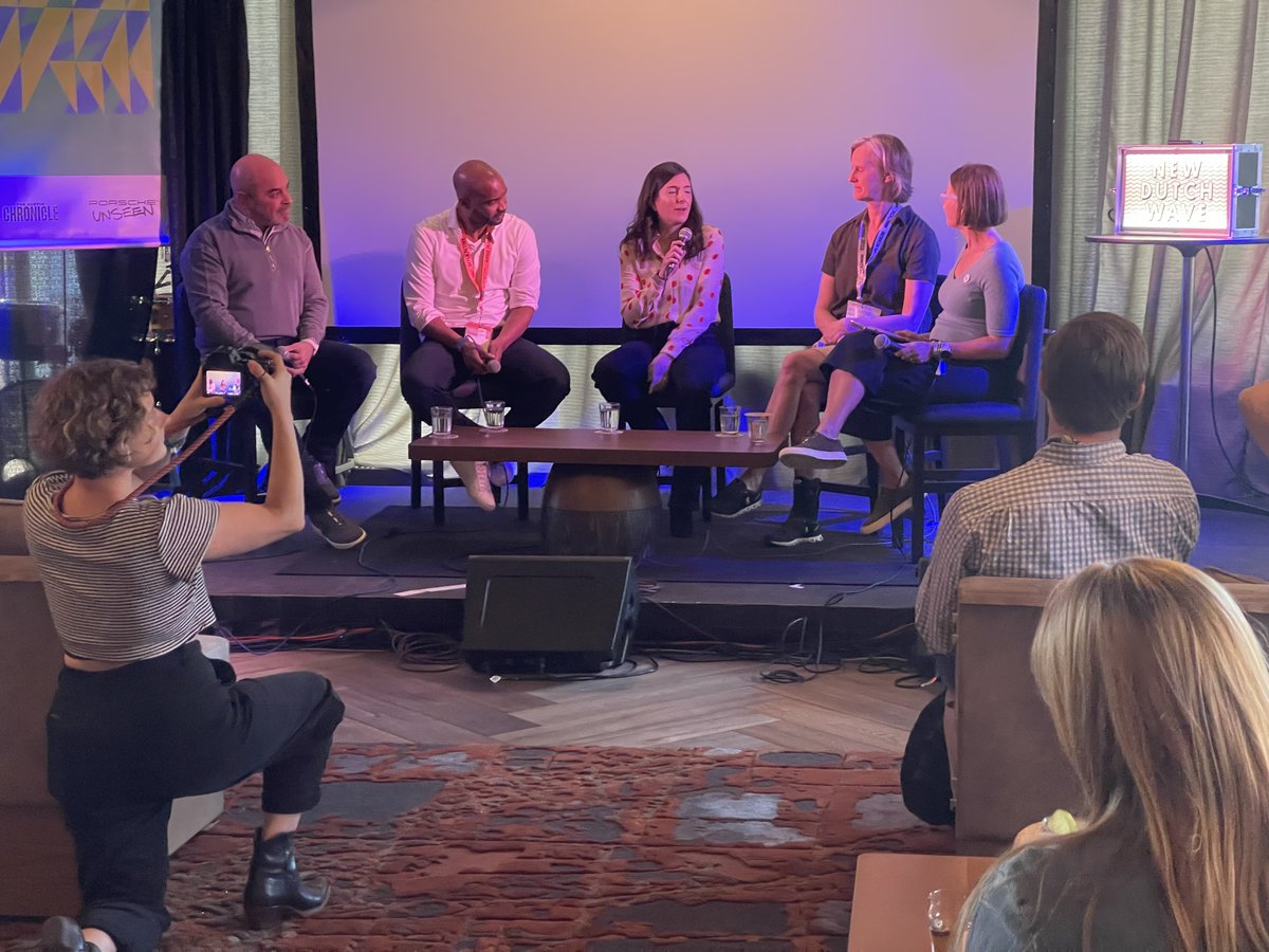 Happening now: <a href="/AmandaDaflos/">⭐️Amanda Daflos⭐️</a> in conversation with other leading public innovators at #SXSW , discussing how city leaders can drive better, more inclusive #innovation. <a href="/NewDutchWave/">New Dutch Wave</a>