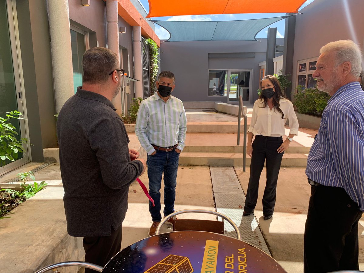 engine4cws's tweet photo. Un ejemplo de Colaboracion en la mañana de hoy Compartiendo en su Visita al @TMobilePR &amp; E4 @5gnbiotlab el Alcalde de  @ADMYabucoa Rafael Surillo Ruiz junto a @AlexandraLugaro y nuestro Hon. @ramonluisrivera platicando Agrotech con IoT-5G y Areas Marinas @JEMartel @prsecddec https://t.co/THUc7wPYAB