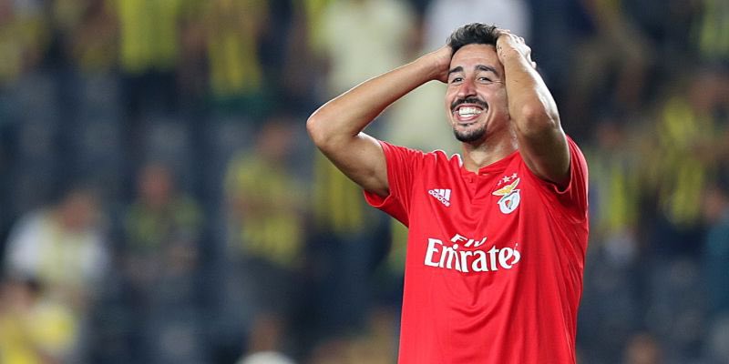 afonso_axe's tweet photo. Destes 4, só 1 está nos quartos-de-final da Liga dos Campeões. https://t.co/rUwxPvILEy
