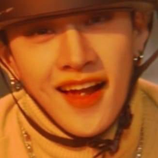 whitebitknow's tweet photo. COMO QUE CHRISTOPHER TIENE UN PIERCING EN LA LENGUA ¡!#@% #StrayKids #StrayKidsComeback #BangChan https://t.co/3OeecgGo2q
