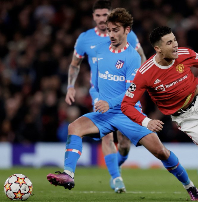 Footylight_'s tweet photo. Antoine Griezmann's game by numbers vs Man Utd: 

74% pass accuracy (28/38)
56 total touches
7 duels won
7 ball recoveries
3 tackles won
2 chances created
1 assist
#UCL #MUFC #MUATM https://t.co/xKnw2ubBgz