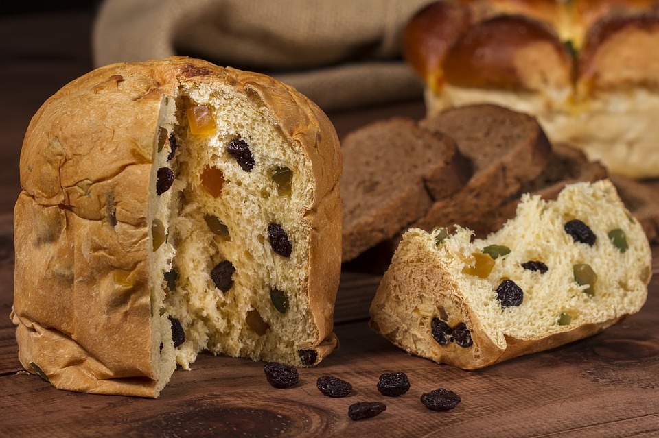 ItalyTravelMore's tweet photo. Panettone Italian Christmas Cake Dating back to a Milanese baker from the early #italy #travel #italytravelmore https://t.co/GeCEJjDWC2 https://t.co/2bmus2x1p8