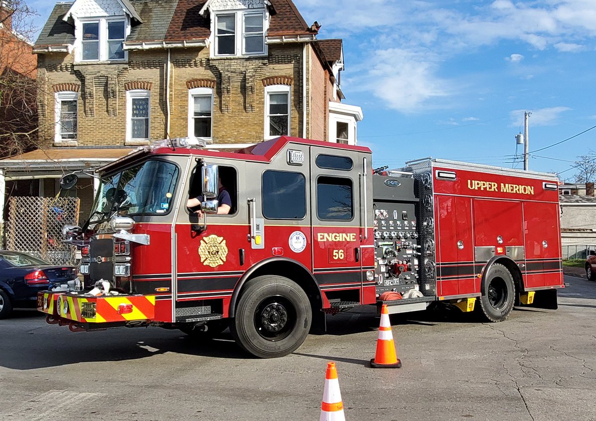lvltc97's tweet photo. @providence53 Tower 53, @NFEC61 Squad 61 and @umerfd Engine 56 assisting @NorristownFire on Chain Street @EastCoastAlert @EmergMgt @rotondo_nick @mikeyb4746 @eng32ine1 @GoodwillFire32 @RealTrafficdan @EONE_FireTrucks @FireLineEquip @ESV911 @Zachary51690180 @pcrs29 https://t.co/T0Up0nk37i