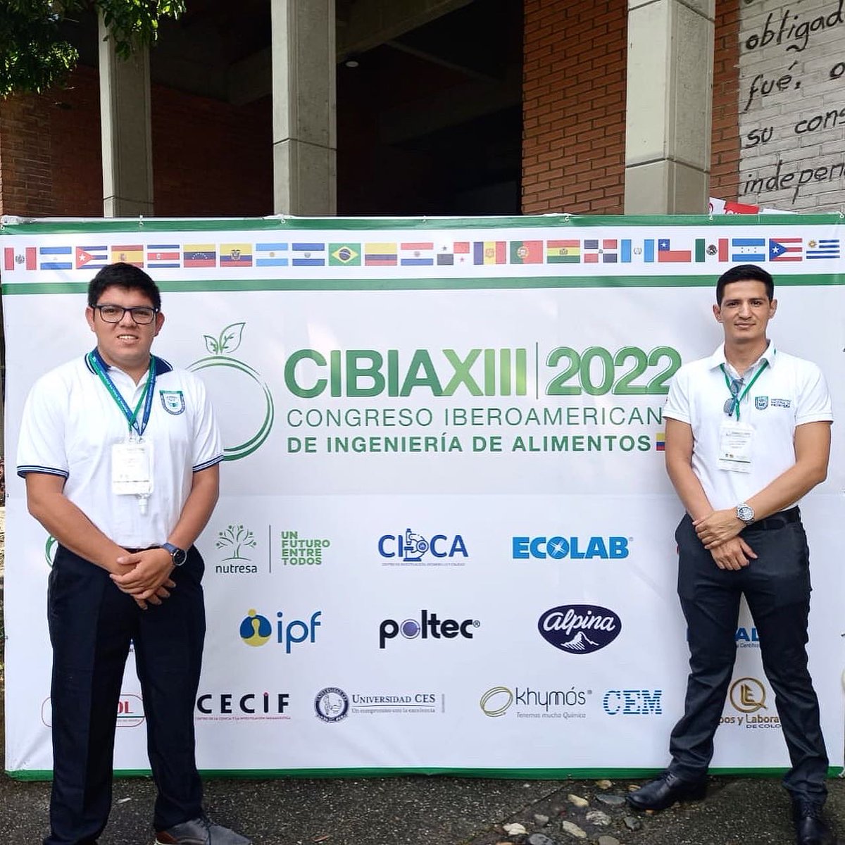 UNF_oficial's tweet photo. Nuestros tesistas Willian Vera Jiménez y Hugo Cortez Falla, de la escuela profesional de Ingeniería de Industrias Alimentarias, se encuentran en #Medellín, #Colombia 🇨🇴 participando como expositores del Congreso Iberoamericano de Ingeniería de Alimentos CIBIA-XIII 2022 https://t.co/FUSew9JvQ9