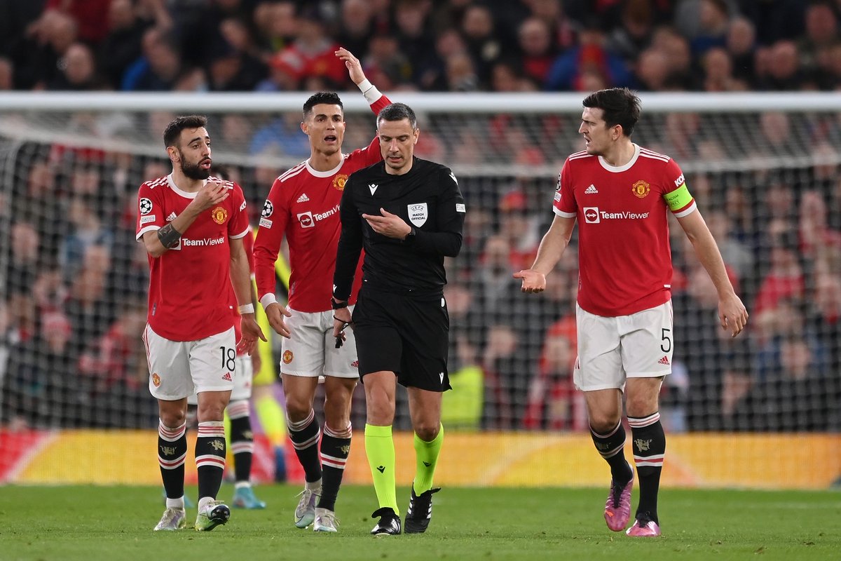 MUFCScoop's tweet photo. De Gea: “I don’t want to say anything about the referee. I think everyone watched it.” #MUFC https://t.co/oB9GlkZRUE