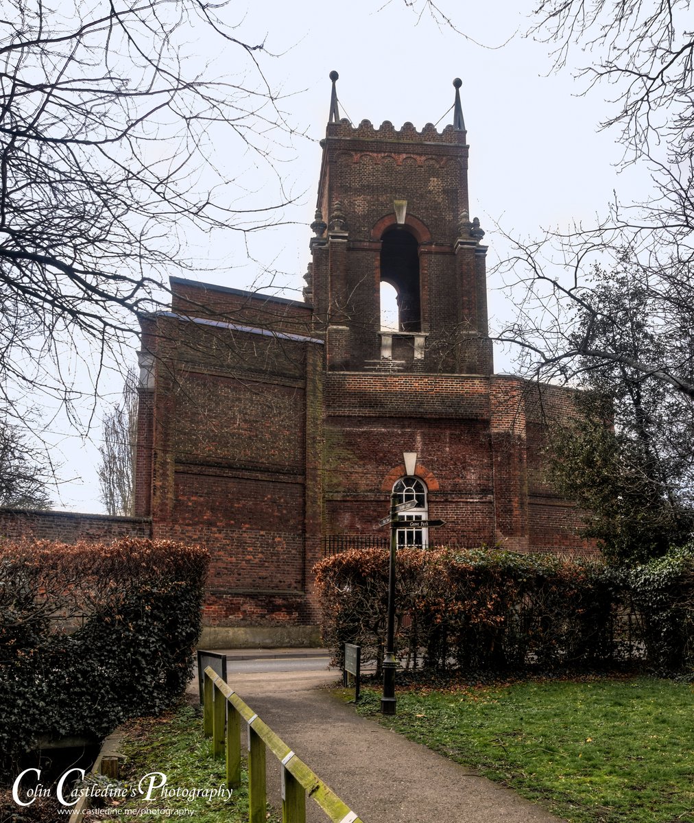 colcas57's tweet photo. More photos from my visit to Carshalton Village yesterday, so good to be able to see &amp; use the camera again.

1 - The Greyhound
2 - The Water Tower
3 - North St Bridge &amp; All Saints
4 - The Greyhound, Honeywood Museum &amp; War memorial

@GreyhoundH @HoneywoodMuseum #carshalton https://t.co/WrPg3HXcHN