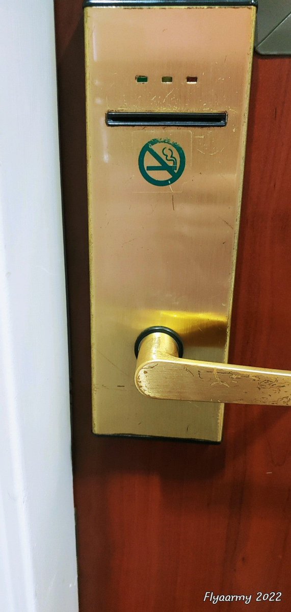 FlyAArmy's tweet image. Somebody's door got an upgrade today!!!! #MobileKey 😁 (@ Courtyard Louisville Airport in Louisville, KY) swarmapp.com/c/4b4E48Crydm