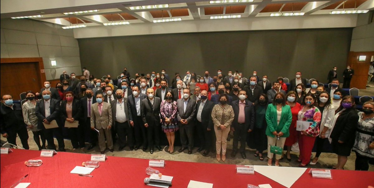 NathaliPechC's tweet photo. Fue un gusto participar en el XIV Congreso Nacional Ordinario, en el cual refrendé el respaldo de la Sección Gastronómicos CROC de Guanajuato, para que nuestro Dirigente Nacional Isaías González Cuevas continúe al frente del Comité Ejecutivo Nacional  2022-2028.

#CROCContigo https://t.co/mdw7VLDbaJ