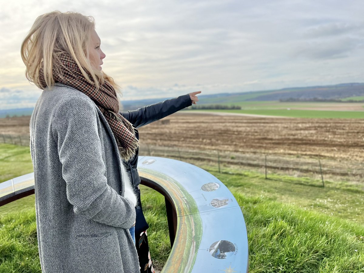 MargauxDeletre's tweet photo. Impossible évidemment de ne pas passer par les vestiges du château de #Folleville inscrits eux aussi @MonumentumFr et où se déroulent les célèbres #Médiévales, fête populaire tant attendue portée par des bénévoles et qui attire des milliers de visiteurs dans notre beau @Somme_fr https://t.co/D5I0YNeQRQ