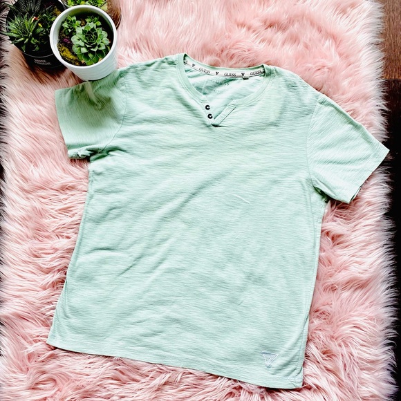 AshKellestine's tweet photo. So good I had to share! Check out all the items I'm loving on @Poshmarkapp from @AnaP58698191 #poshmark #fashion #style #shopmycloset #guess: https://t.co/I5IbBLALzK https://t.co/aD1JB693Nn