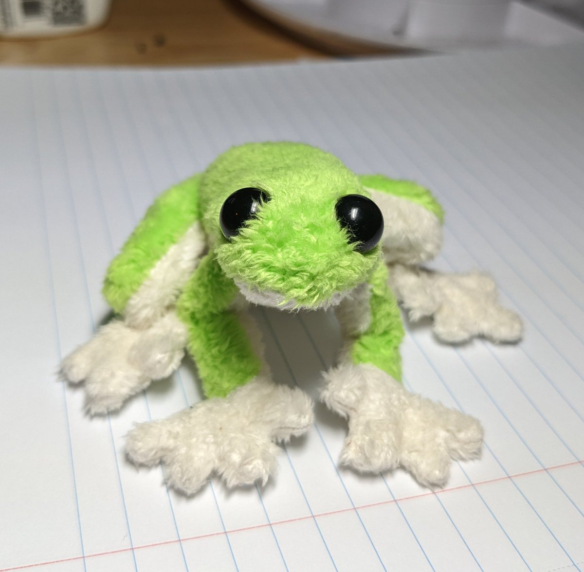 Lil_Sproutlings's tweet photo. Wip of a Morelet's tree frog I am working on, want to change some little details and airbrushing but a good prototype. https://t.co/snTunS4wgh
