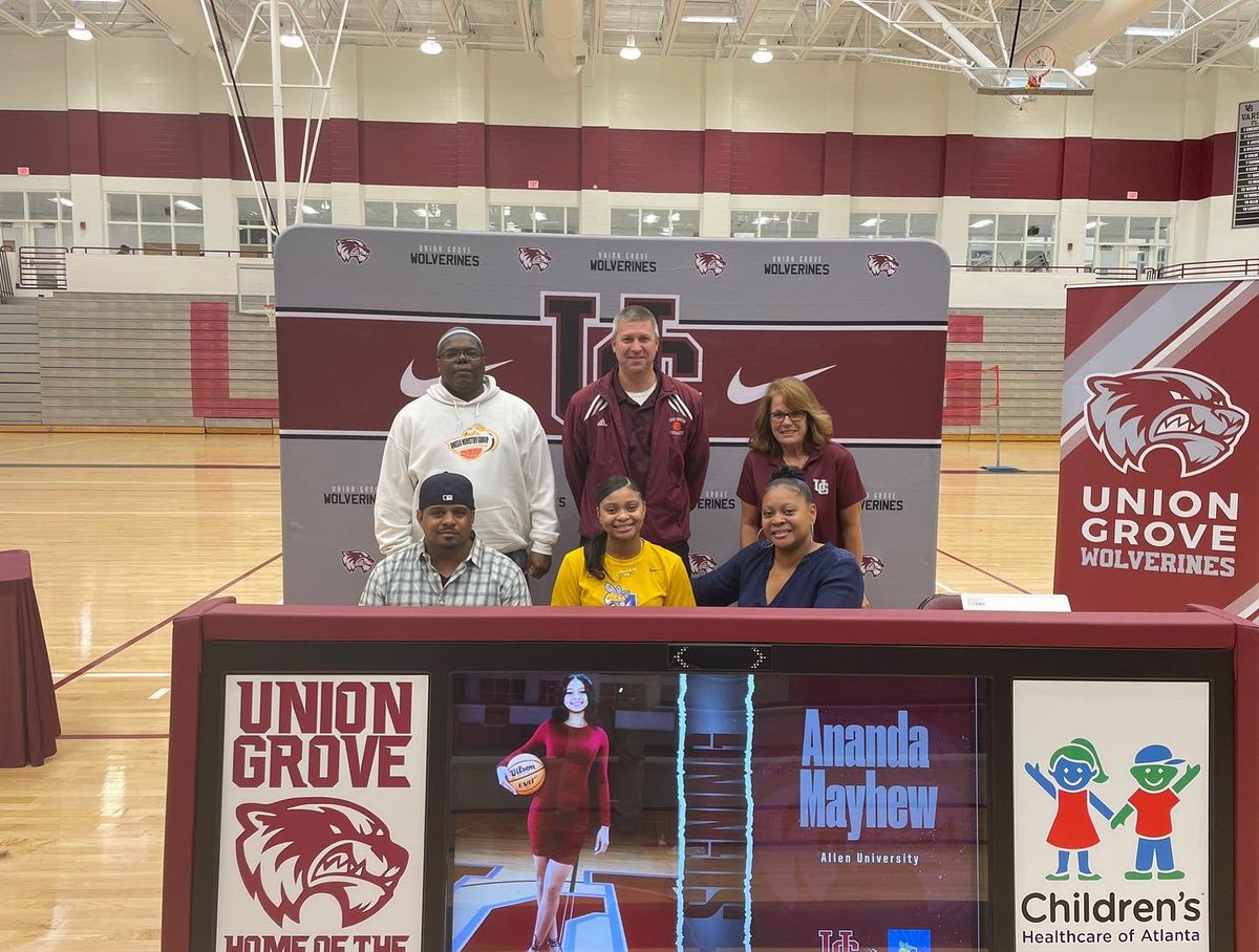 OMGTGE's tweet photo. WOW another one in the books…. @AnandaMayhew @AllenU_WBB ….  I enjoyed being in the presence of her family,  Her High School Coaches and teammates!!!  This is what it’s all about….   This is a match made in HEAVEN!!!   Allen University is getting a jewel!!!!!!  #omgstateofmind https://t.co/RNgmJRlbHI