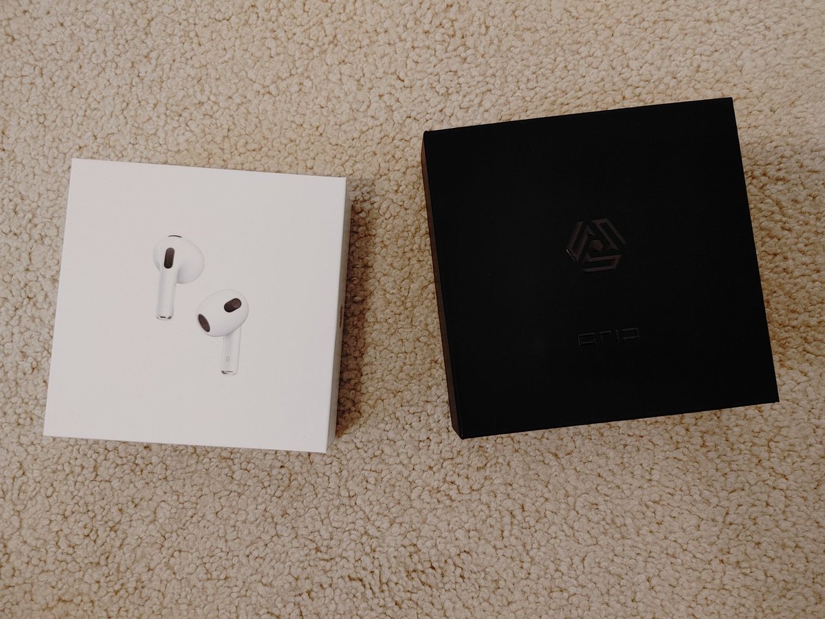 TheJacky161's tweet photo. Huge thanks to @Mrwhosetheboss, @dbrand, and @MKBHD for their giveaway! https://t.co/fegPPNfbhE