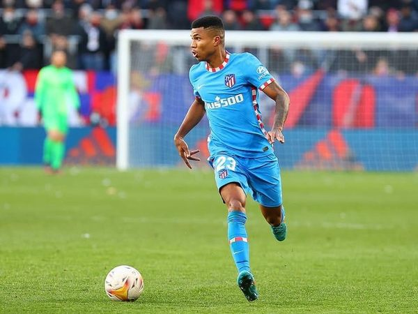 Reinildo Mandava hace historia al ser el 1° mozambiqueño en avanzar a Cuartos de Final de #UCL  
El defensa de Atlético de Madrid debutó en <a href="/FerroBeira/">Ferroviario da Beira</a> , con el que ganó la Copa de Mozambique 🇲🇿 en 2013 y 2014
Hoy jugó los 90' a buen nivel
Orgullo para #theproduct 

📷 <a href="/lance_mz/">Lance.co.mz</a>