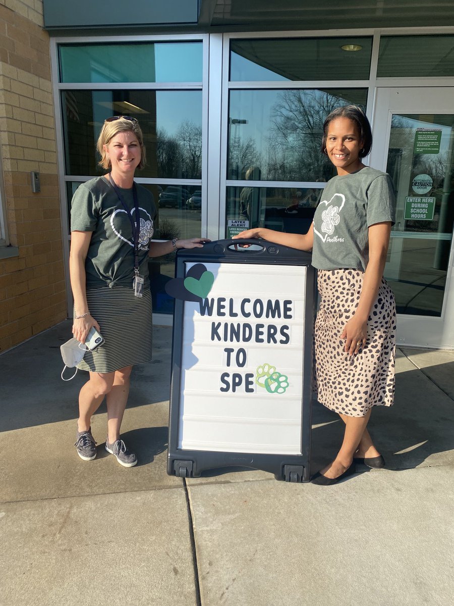 ChereSwearingen's tweet image. Kindergarten Kickoff 🐾

#welcomepanthers