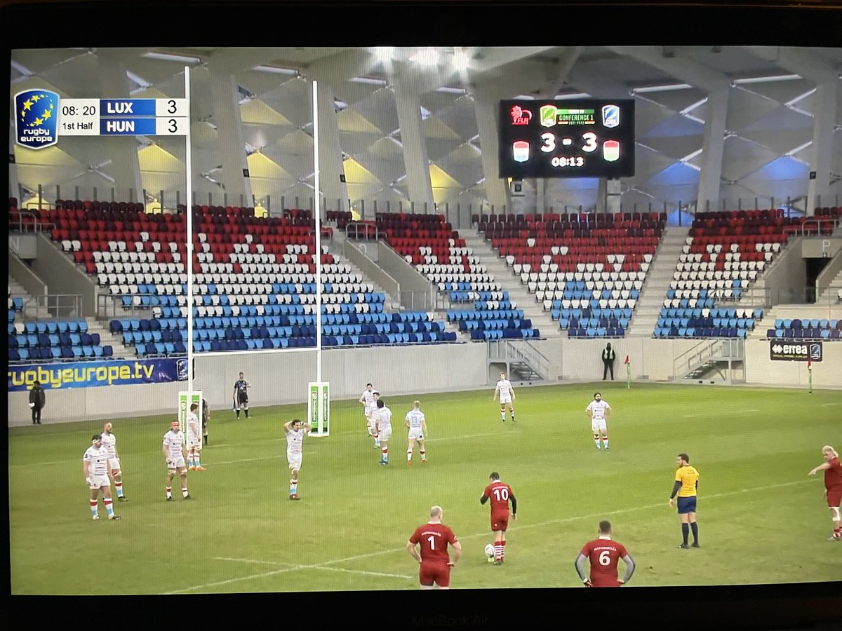 Viendo el Luxemburgo-Hungría de este fin de semana, es una gozada el Stade de Luxembourg.

Partido bonito de Conference 1 north de <a href="/rugby_europe/">Rugby Europe</a>