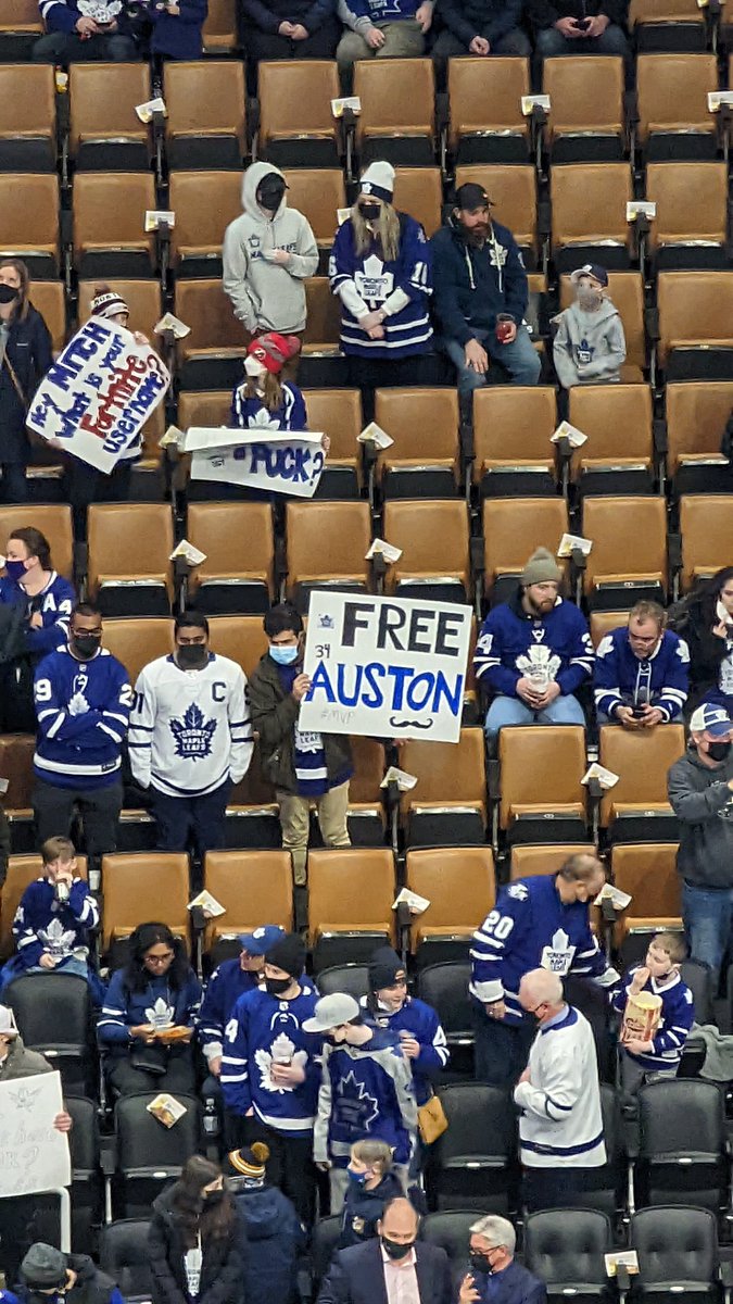 SEllisHockey's tweet photo. A "Free Auston" sign at Scotiabank Arena. https://t.co/bT8xg04A8G