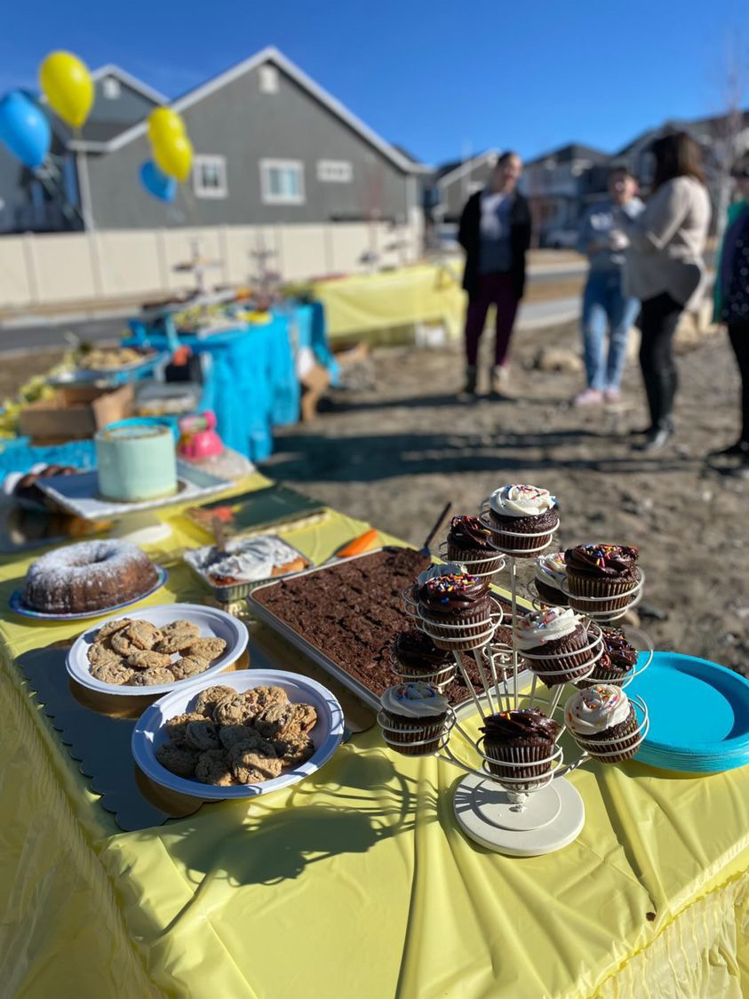 theLHMcompany's tweet photo. A bake sale organized by a group of teens in @sandycityutah raised $1,200 and another in @saratogasprngut raised $2,250! Use #DriventoAssist to share fundraising ideas. Donations will be accepted at https://t.co/JB4zlOEje2 through March 31 and will be matched up to $2 Million. https://t.co/KHkxYPPvgR