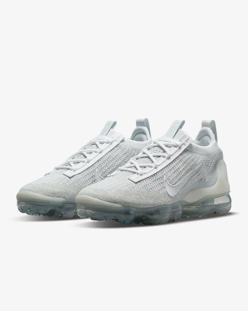 KicksFinder's tweet photo. Ad: Need matching kicks for Air Max Day? Available now via @Nike 
Nike Air VaporMax 2021 "Metallic Silver"
$210 + FREE shipping and returns

Men
>> https://t.co/Fj9HcYmWeA

Women
>> https://t.co/EpGxZmOP7T https://t.co/d18mUppKQD