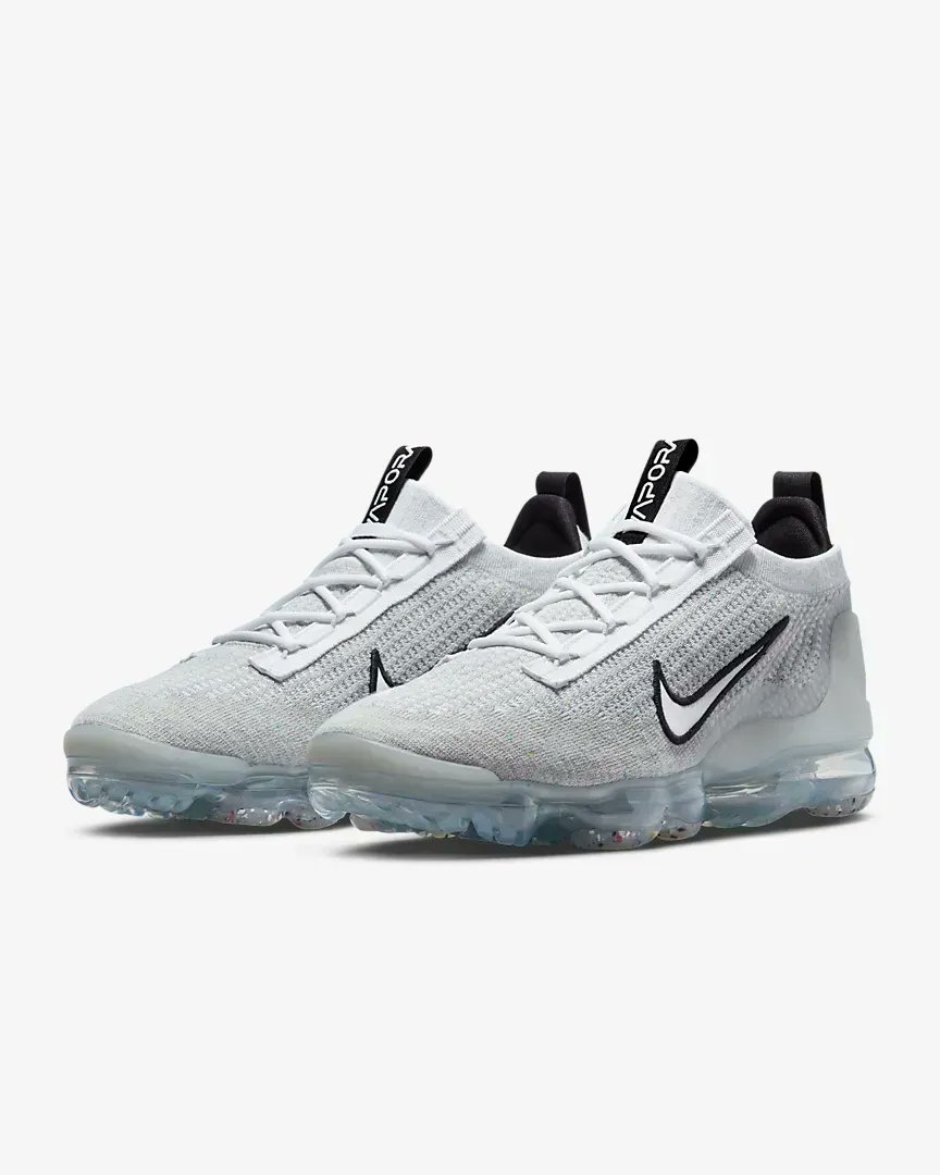 KicksFinder's tweet photo. Ad: Need matching kicks for Air Max Day? Available now via @Nike 
Nike Air VaporMax 2021 "Metallic Silver"
$210 + FREE shipping and returns

Men
>> https://t.co/Fj9HcYmWeA

Women
>> https://t.co/EpGxZmOP7T https://t.co/d18mUppKQD