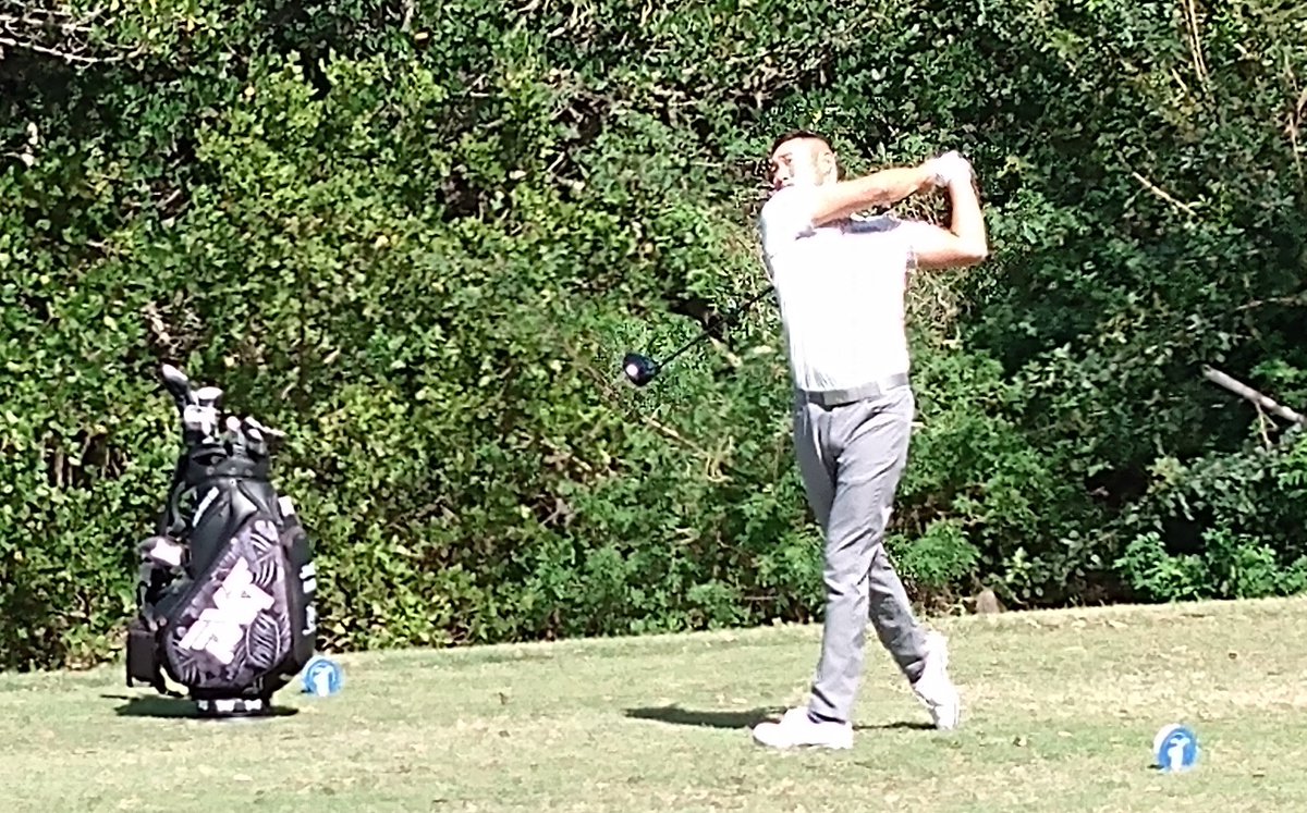 MarkHigginsIndy's tweet photo. I played at Cove Cay yesterday and @PGA pro @JamesHahnPGA  was shooting a promotional video. Right after this he called me to the tee 😰 Inspired me to hit my best shot of the round https://t.co/afVUrdyQWj