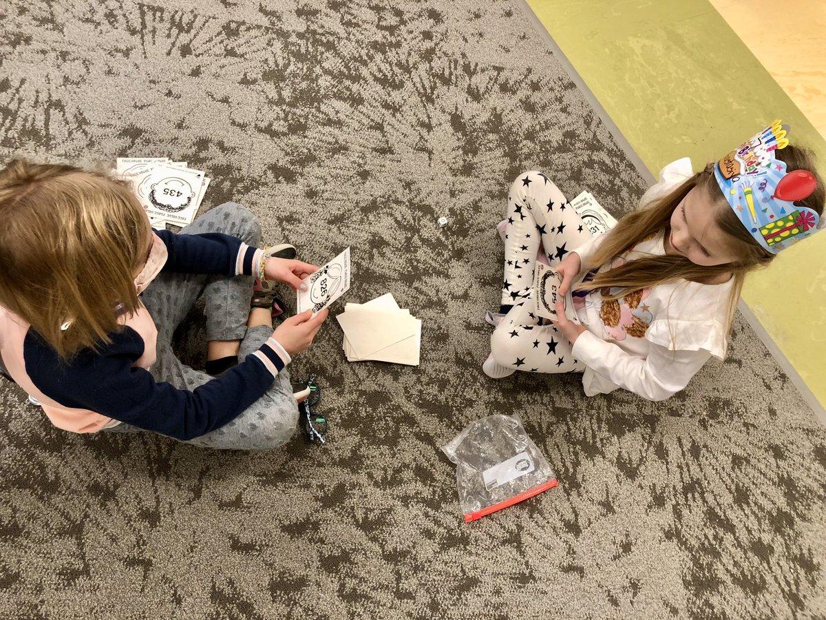 _MissKrause's tweet photo. Students loved playing our Face Value Place Value card game! @NoRoElem #NRinspiregreat https://t.co/irgXZn95pA