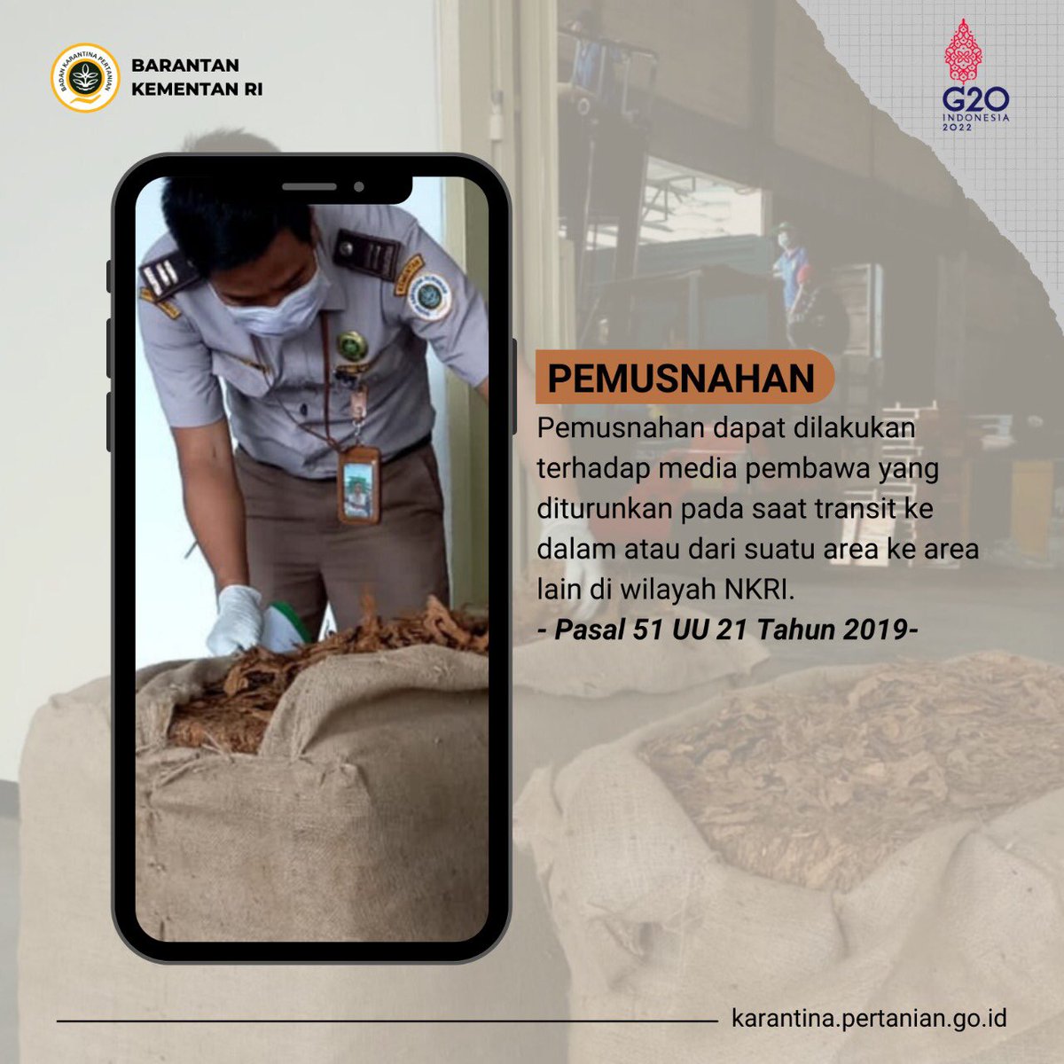 BarantinRI's tweet photo. SobatQ, Pemusnahan dapat dilakukan terhadap media pembawa yang diturunkan pada saat transit ke dalam atau dari suatu area ke area lain di wilayah NKRI.

#RabuSeru #UU21
Karimin #SapaPagi https://t.co/kQw6feFFAZ