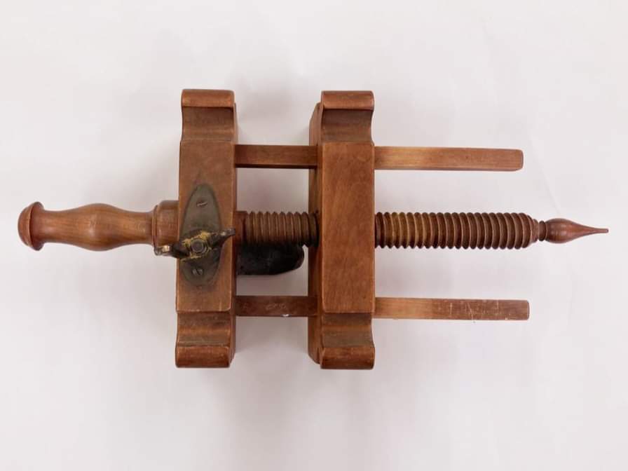 'Introducing Teesside Archives' 23.03.22, 10-11.30am. Join us for a friendly introduction to the team at Teesside Archives in the fabulous Chairman's Room at Commerce House, Exchange Square as part of Middlesbrough HSHAZ

Free bookable event via hiddenmbro@navigatornorth.com