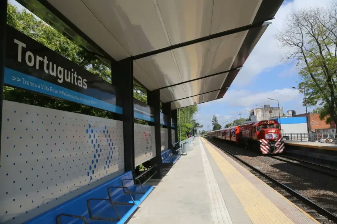 maxidtorres78's tweet image. francesmsanchez: Hoy se inauguró la estación de #Tortuguitas. 

 La estación  cuenta con nuevas boleterías, módulos SUBE, sanitarios, refugios y está controlada con cámaras de seguridad, para que la espera del tren sea más confortable y segura. 

#Recons…