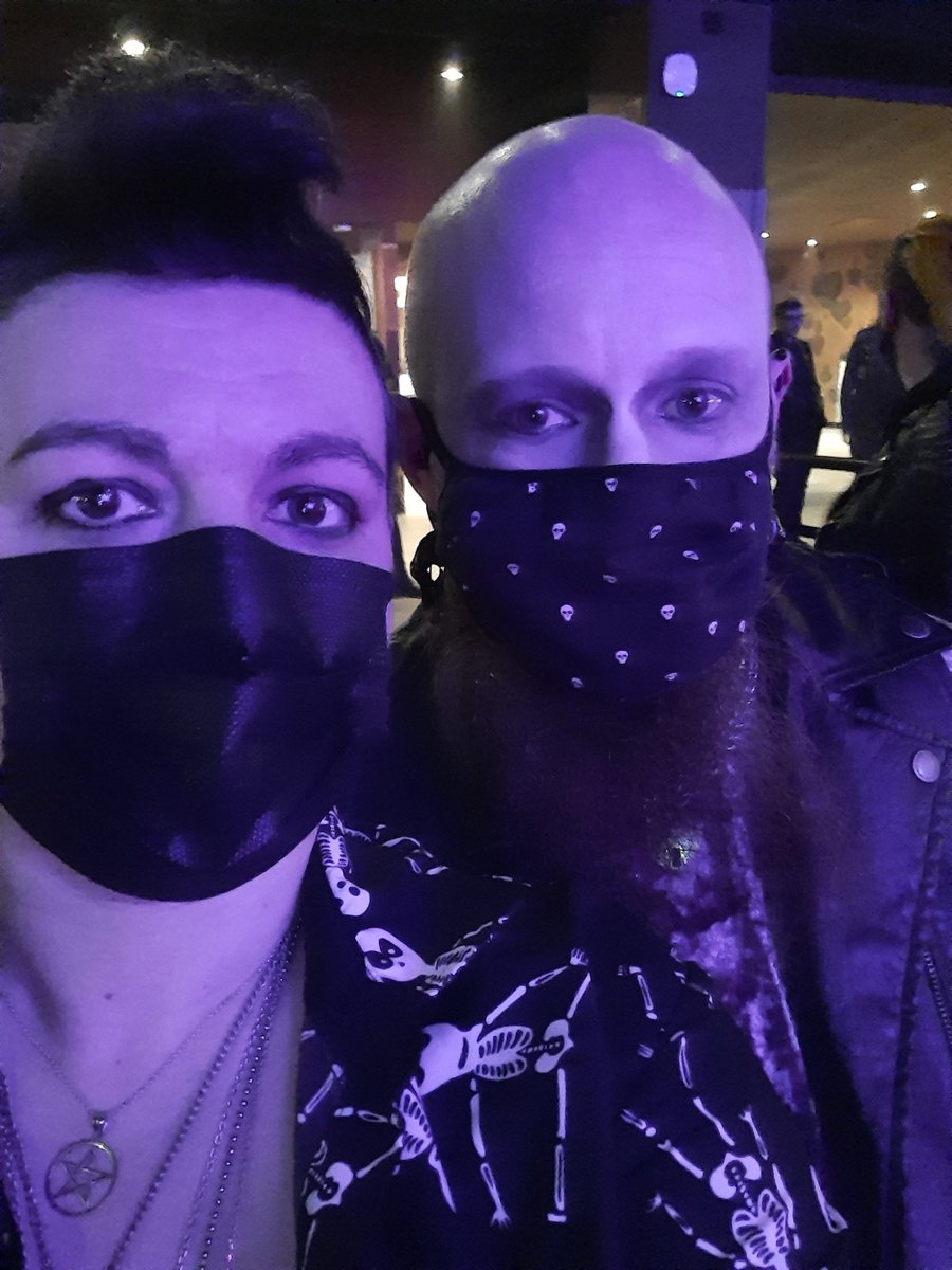 Kaylara0wl's tweet photo. I'm at the Ministry/Melvins/Corrosion of Conformity show with @ALRedgrave 😋😁 https://t.co/DpSmCdLiFR