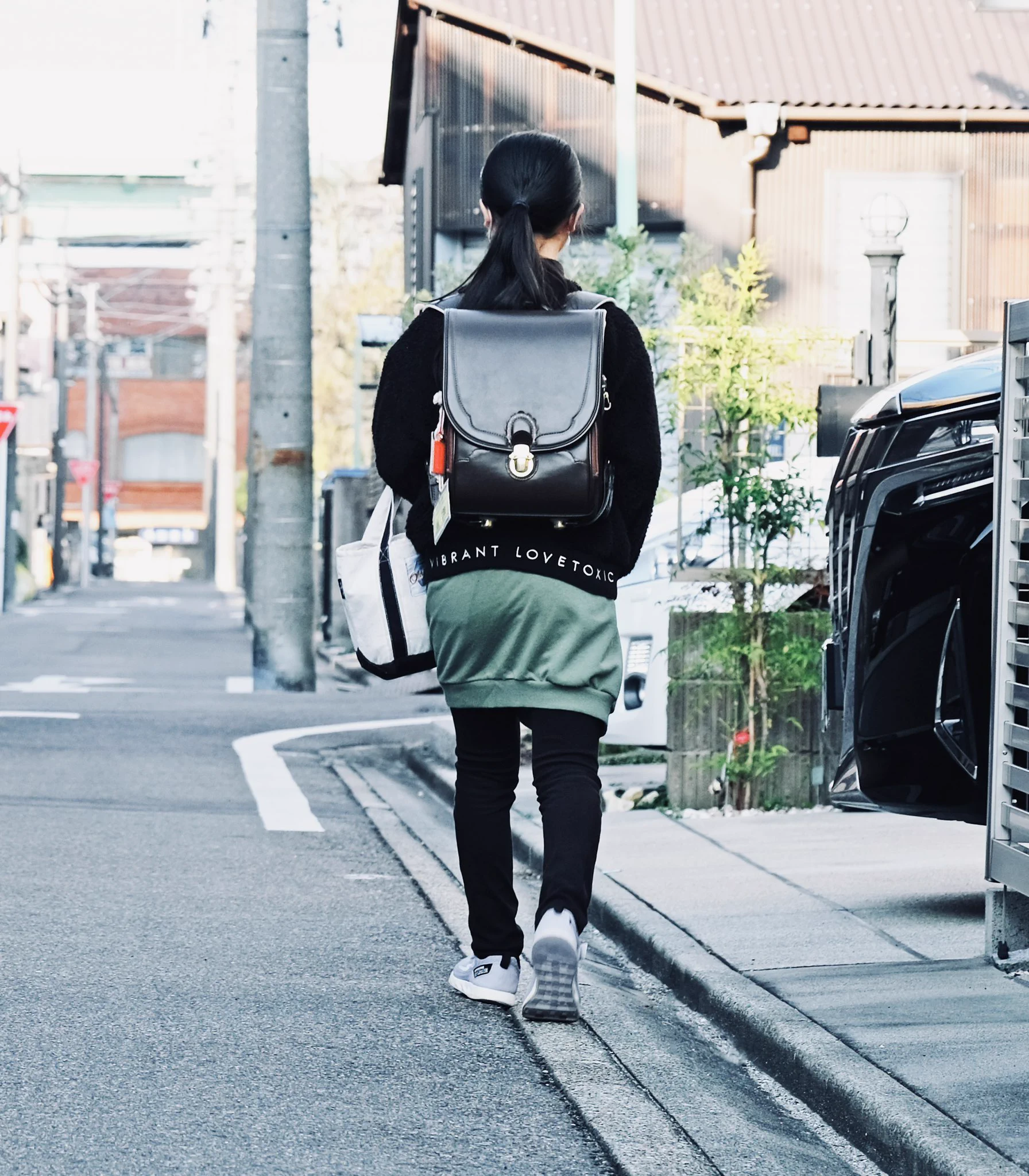 娘の登校を見送り続けた6年間。最後のランドセル姿に「ありがとう」。