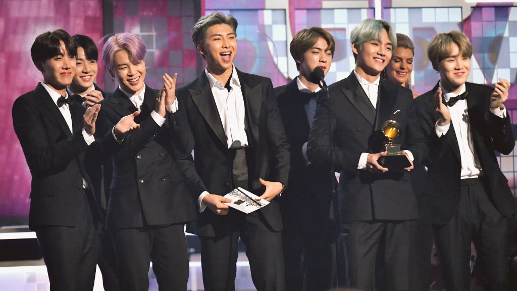 Jeonggunk_'s tweet photo. @iHeartRadio @BTS_twt @bts_bighit Vote #BTSARMY for #BestFanArmy at the 2022 #iHeartAwards @BTS_twt https://t.co/SnnN00T0o4