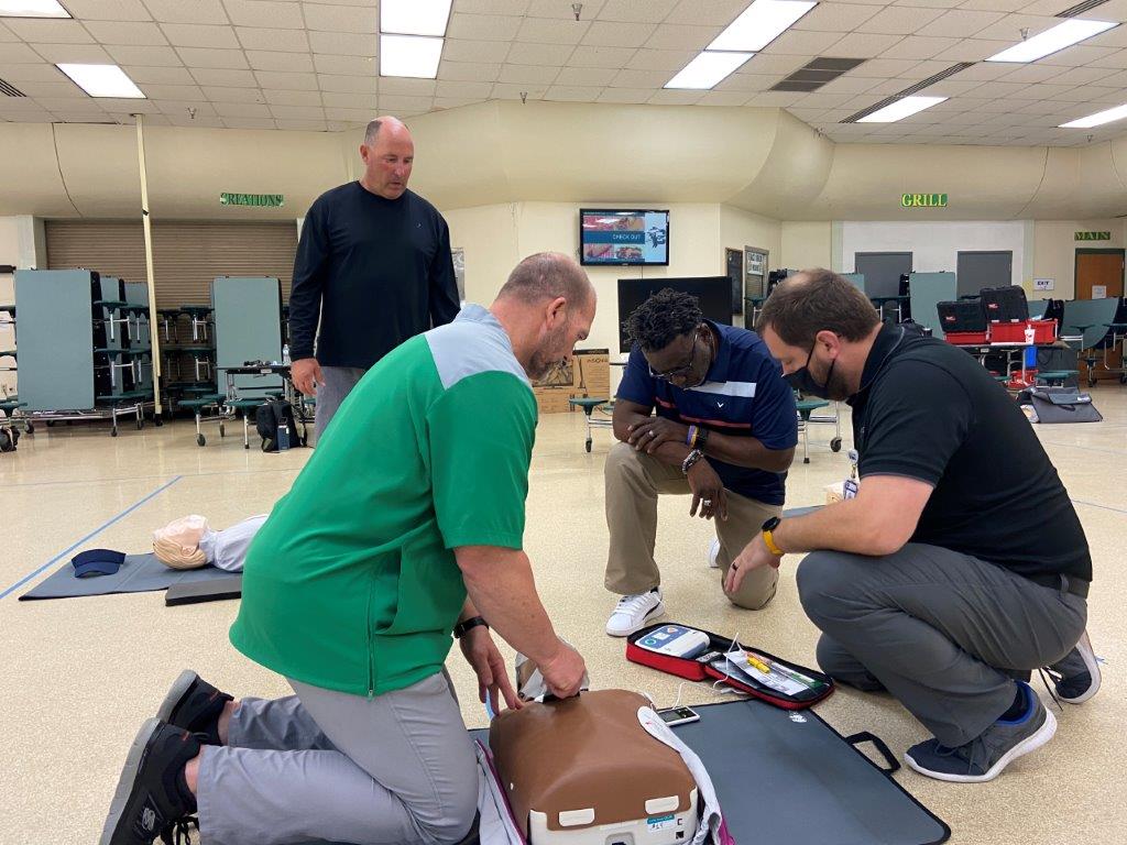 AndrewsInst's tweet photo. Our sports medicine outreach department provides CPR/AED training to our area high school coaches and we have been able to certify over 300 coaches in our communities over the last three years! 
#NationalAthleticTrainingMonth #AndrewsInstitute #SportsMedicine #NATM #NWFL https://t.co/3ej2SL5KCG