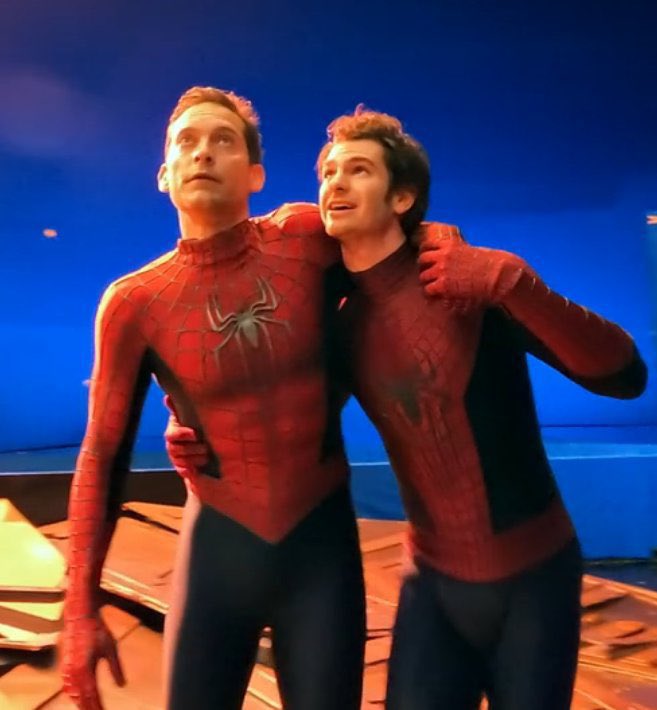 RT @Earth120703: Tobey Maguire and Andrew Garfield behind the scenes of Spider-Man: No Way Home https://t.co/xbu9Qct3pG