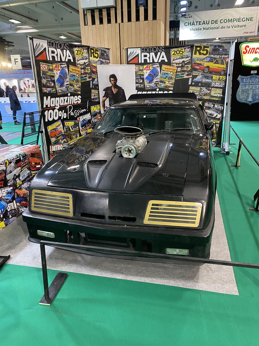 MaitreleDall's tweet photo. Bon ça ne twitte pas beaucoup #Blackber pour cette avant première @RetromobileFR… obligé de tout faire… et oui la Mercedes de Johnny est toujours sur le marché, comme son Audi A8, ET OUI l’interceptor de #MadMax, une petit coup de cœur… https://t.co/74Z5Sa4DkO