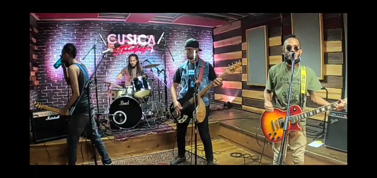 Solo 38 días han pasado desde la publicación de nuestro primer #livesession participando en el Festival Ke Futuro? Echa un vistazo a través de youtube: Bosta Records.

youtu.be/dMAysi68g00

#punkrockonline
#punkvallejo
#punklatino