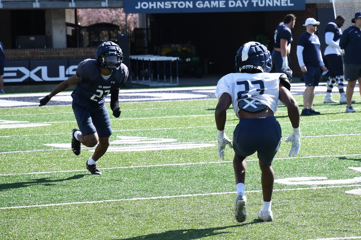 ODUFootball's tweet photo. 𝐂𝐎𝐌𝐏𝐄𝐓𝐄! 𝐂𝐎𝐌𝐏𝐄𝐓𝐄! 𝐂𝐎𝐌𝐏𝐄𝐓𝐄!

#ReignOn https://t.co/lkLgzeWbew
