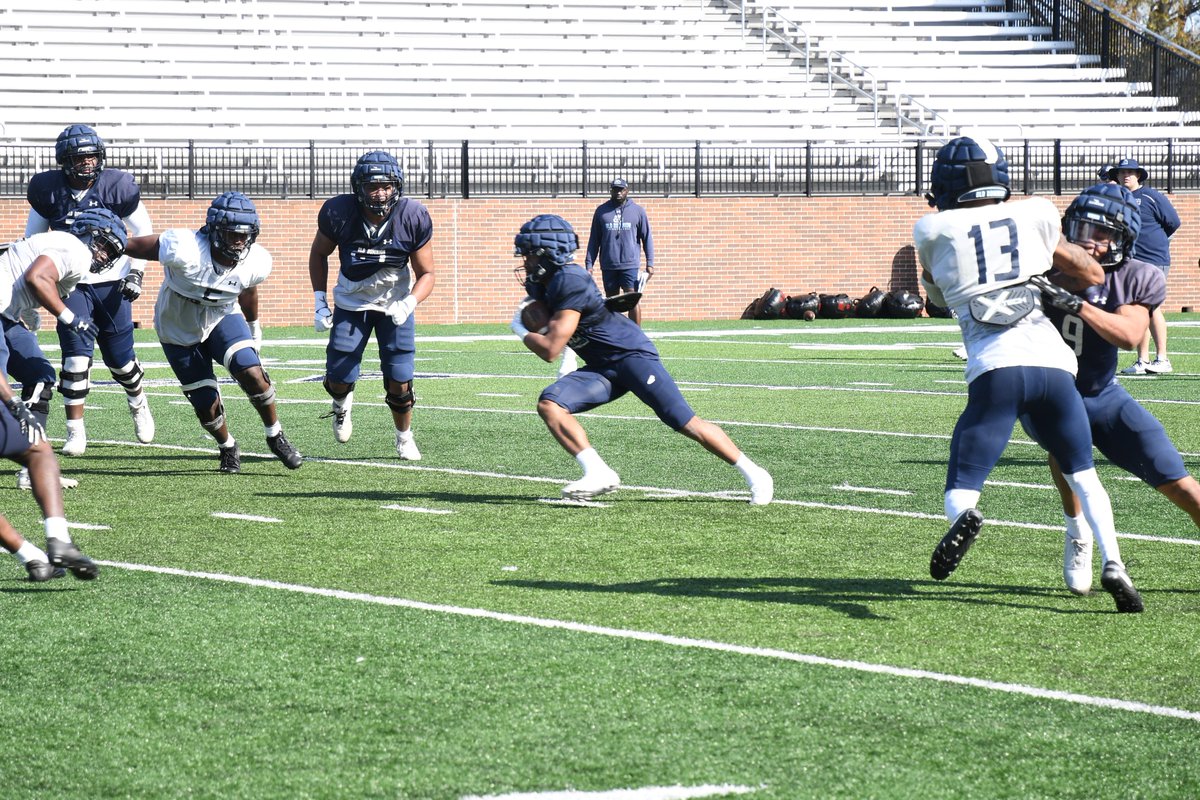 ODUFootball's tweet photo. 𝐂𝐎𝐌𝐏𝐄𝐓𝐄! 𝐂𝐎𝐌𝐏𝐄𝐓𝐄! 𝐂𝐎𝐌𝐏𝐄𝐓𝐄!

#ReignOn https://t.co/lkLgzeWbew