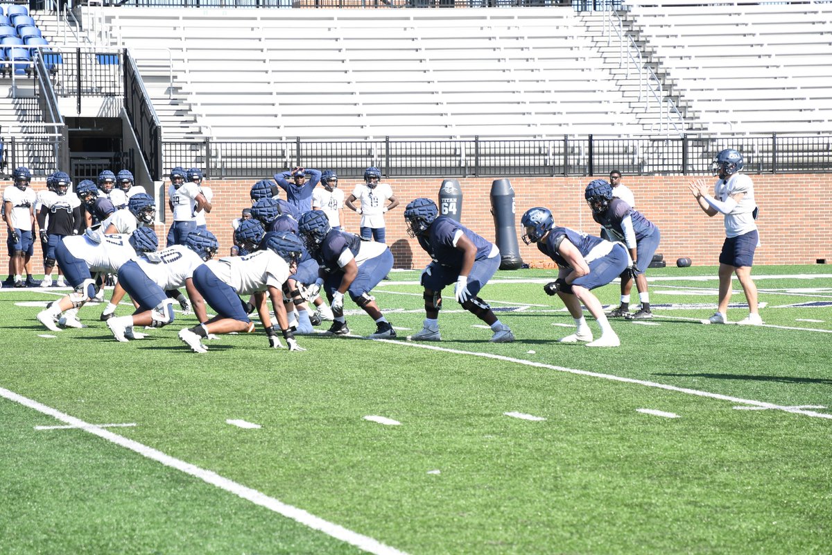 ODUFootball's tweet photo. 𝐂𝐎𝐌𝐏𝐄𝐓𝐄! 𝐂𝐎𝐌𝐏𝐄𝐓𝐄! 𝐂𝐎𝐌𝐏𝐄𝐓𝐄!

#ReignOn https://t.co/lkLgzeWbew