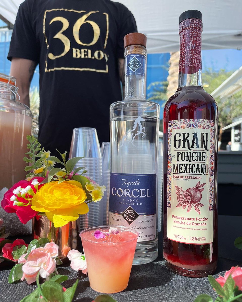 UptownMarketAZ's tweet image. We are having a blast supporting other local vendors at the Music &amp;amp; Mixology Splash event by The Cactus Collective! ❤️

🌵@azdistilling
🌵@proofbread 
🌵@36BelowYouthAC 
🌵@simplesodaco