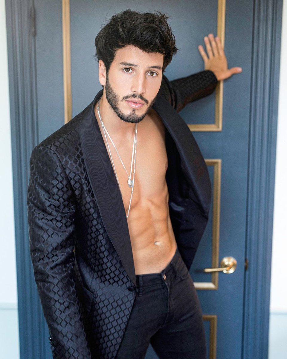PuroPlacerXXX's tweet photo. SEBASTIAN YATRA... ME VA GUSTANDO DE APOCO JE https://t.co/jaIUacs97P