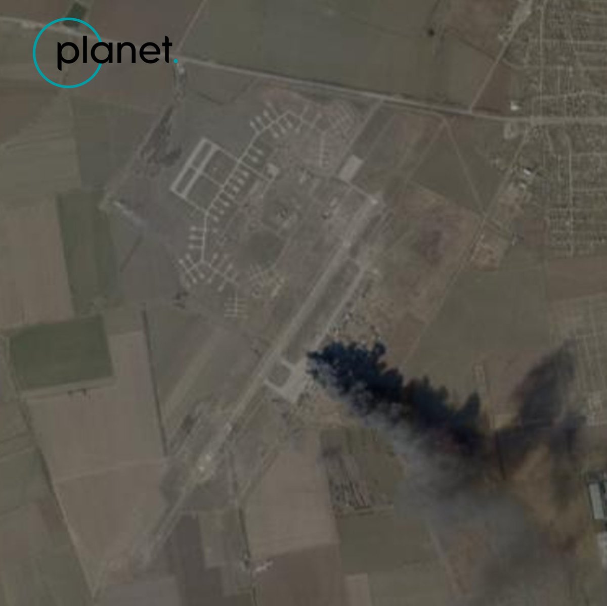 warnewstr's tweet photo. Satellite image of bombed airbase There are many Russian helicopters destroyed. #Ukraine https://t.co/M2czX54Toc