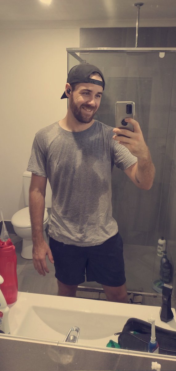 PogfaceTTV's tweet photo. Nothing better then waking up at 4:30am going for a 5km run then smashing out Training for Muay Thai after!! 

"Don't stop when your tired stop when you are done" Stay Hard!! 

#fitness #MuayThai #StayHard #Davidgoggins #running #Mindset #sweat #workout https://t.co/2YidpMkfZk