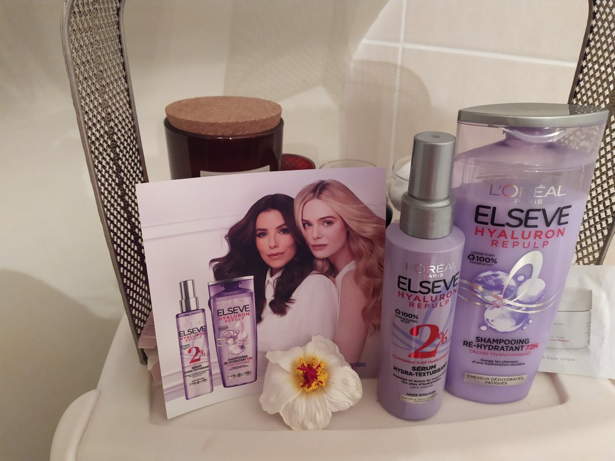 malaetitia1's tweet photo. Bonsoir à toutes!!
J'ai reçu à ce jour le shampoing ré-hydratant 72heures de chez #elseve et son sérum hydra-texturant..
Déjà essayé ce soir et vraiment ça sent divinement bon le parfum, j'adore 🤩🌺
#hyaluronrepulp
#elsevehyaluron
#LOrealParis https://t.co/BkUXKjJsb0