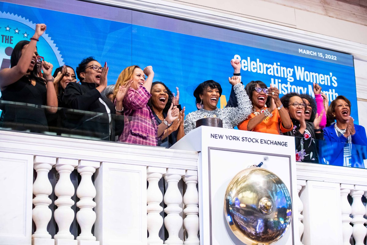 LowesMedia's tweet photo. Today, the @NYSE welcomed Diversity Woman Magazine's "Elite 100" in celebration of Women’s History Month.

And to honor the occasion, @Lowes EVP of Human Resources Janice Dupré took part in ringing the closing bell! https://t.co/Xj3Agwbw8f