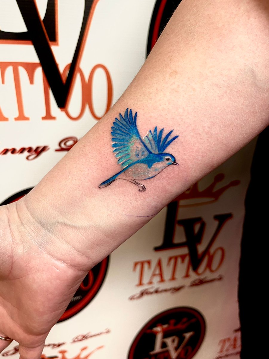 LVTattoo's tweet photo. Little bluebird done by Valerie @sachkoart on insta

#tattoo #tattoodo #tattoolove #tattoolife #ink #inked #inkedup #inklove #inklife #tattooscomeincolor #colortattoo #birdtattoo #bluebird #bluebirdtattoo #blue #cute #cutetattoo #tattooshop https://t.co/hBbRwGYnRQ